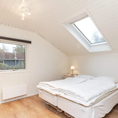 4 Person In Hals-by Traum * Халс